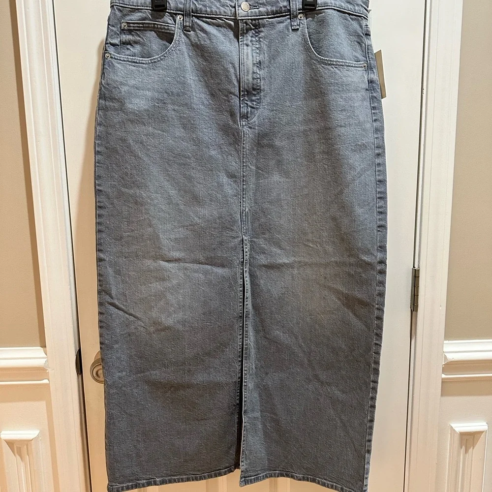 NEW Universal Thread Gray Denim Skirt sz. 16 - Picture 2 of 3